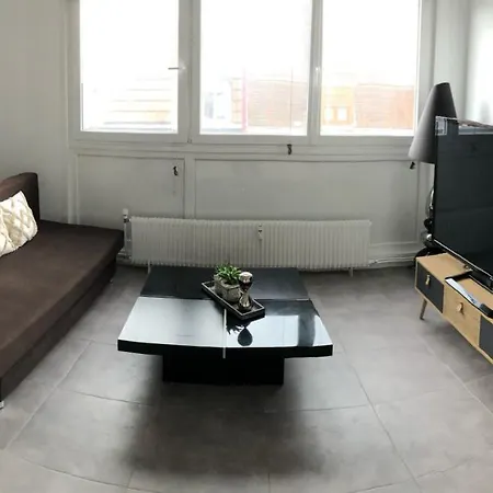 Bel Appartement Cosy Tres Calme Avec Parking Prive Templemars Exterior photo