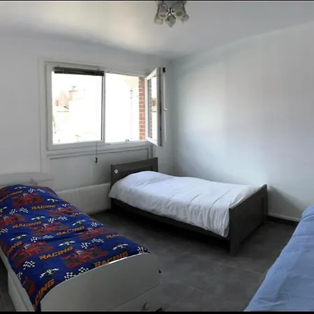 Bel Appartement Cosy Tres Calme Avec Parking Prive Templemars Exterior photo